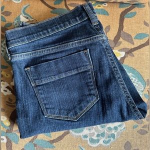 Old Navy Sweetheart Petite Jeans.